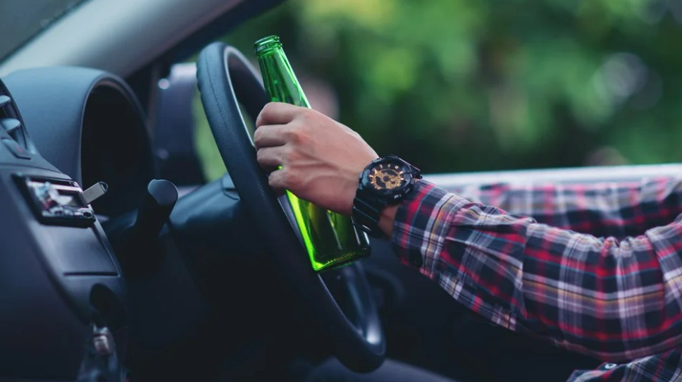 Երբ կարելի է նստել ղեկին ալկոհոլ օգտագործելուց հետո