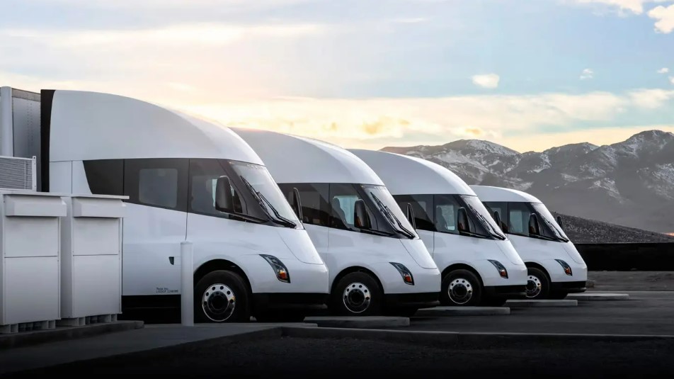 Tesla Semi բեռնատարի սերիական արտադրությունը կրկին հետաձգվում է (ֆոտո)