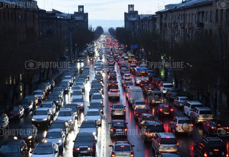 Քննարկվել են Երևանում խցանումները նվազեցնելու և երթևեկությունը բեռնաթափելու հնարավոր լուծումները